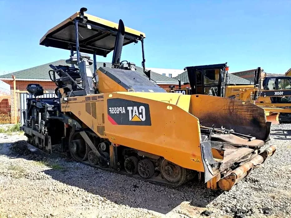 Асфальтоукладчик Caterpillar AP655D