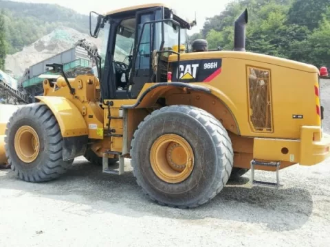 Фронтальный погрузчик Cat 966H