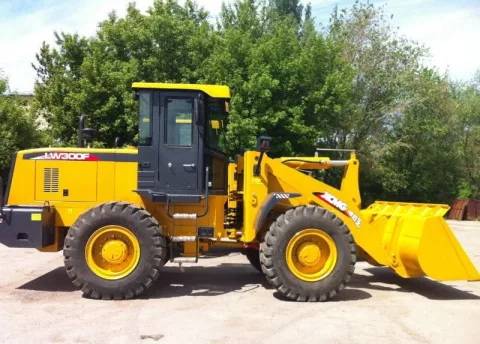 Фронтальный погрузчик XCMG LW300F