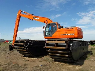 Гусеничный плавающий экскаватор Doosan DX225LCA SLR