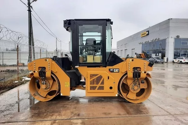 Каток Caterpillar CB7 7,9 т