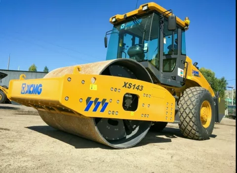 Каток грунтовый XCMG XS143