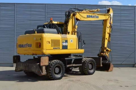 Колёсный экскаватор Komatsu PW180-7