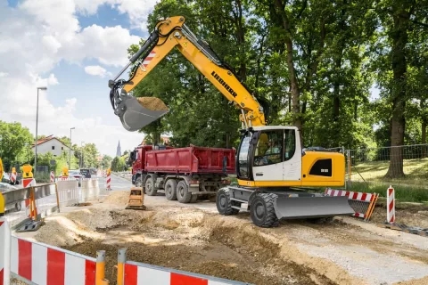 Колёсный экскаватор Liebherr A 918 Litronic