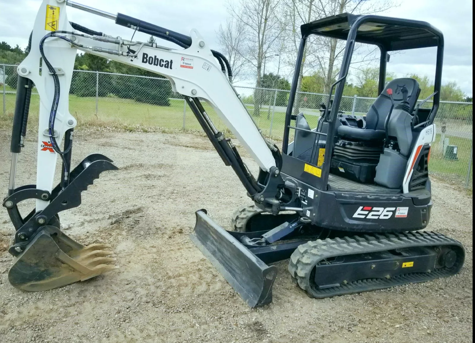 Мини-экскаватор Bobcat E26