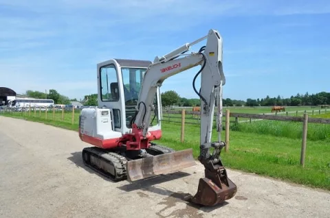 Мини-экскаватор Takeuchi TB 125