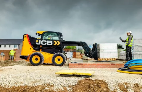 Мини-погрузчик JCB Teleskid 3TS-8W