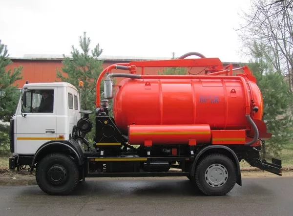 Поливомоечная машина на базе МАЗ КО-713Н-40 6 м3