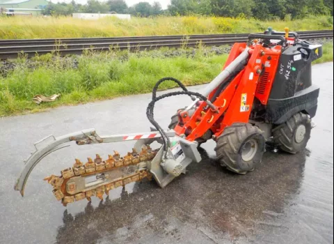 Траншеекопатель Ditch Witch R300