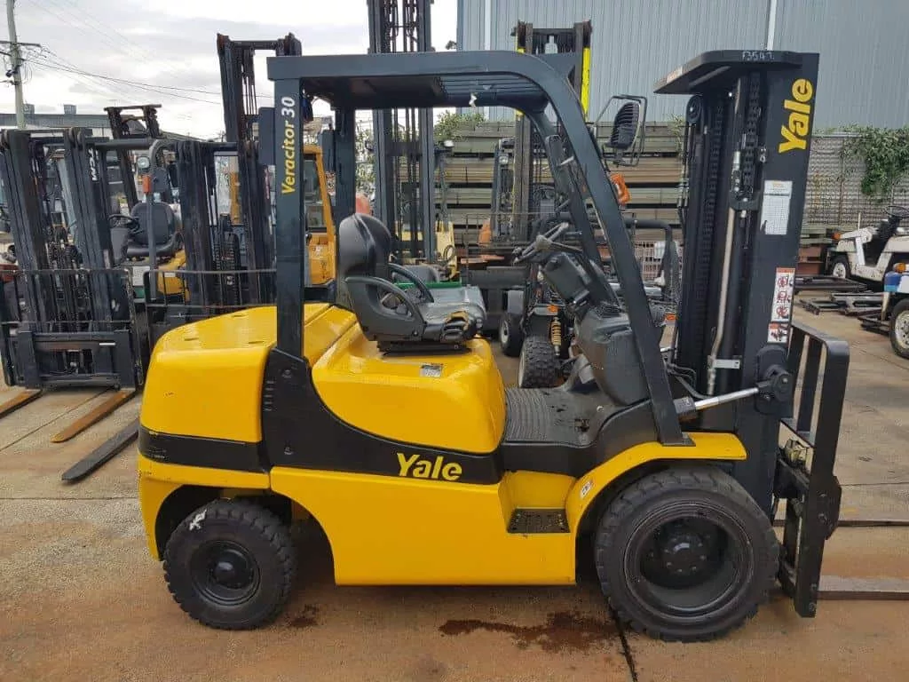 Вилочный погрузчик Yale GP30VX